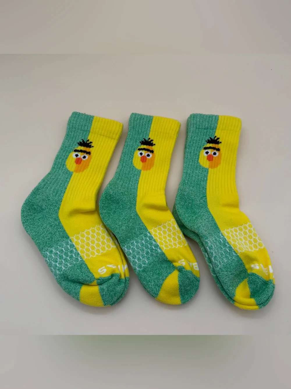 Bombas pineapple crew size Youth 3 pairs new without tag